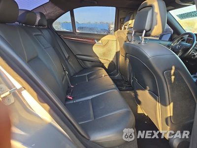 Zdjęcie 10 z 13 samochodu: 2010 MERCEDES-BENZ C 300 4MATIC VIN:WDDGF8BBXAR131272 - miniatura