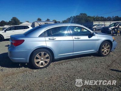 Trzecie zdjęcie samochodu z tyłu: 2013 CHRYSLER 200 LX VIN:1C3CCBAB8DN698743 - miniatura