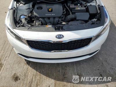 Zdjęcie 11 z 12 samochodu: 2017 KIA FORTE LX VIN:3KPFL4A74HE144836 - miniatura