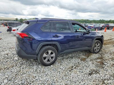 Trzecie zdjęcie samochodu z tyłu: 2022 TOYOTA RAV4 SE VIN:2T3P1RFV3NW299019 - miniatura