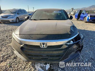 Piąte zdjęcie samochodu w środku: 2018 HONDA ACCORD LX VIN:1HGCV1F10JA004647 - miniatura