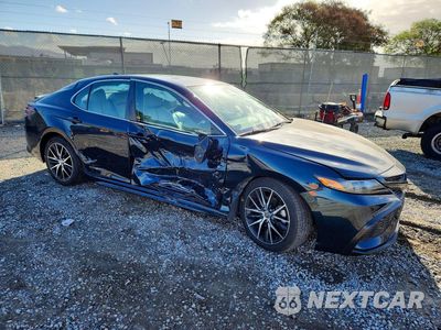Czwarte zdjęcie samochodu z boku: 2021 TOYOTA CAMRY SE VIN:4T1T11AK6MU574337 - miniatura