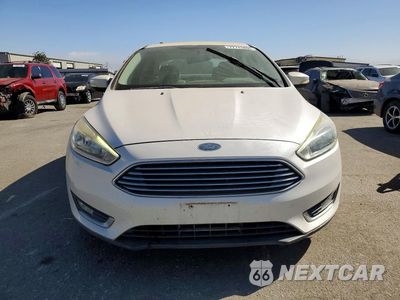 Piąte zdjęcie samochodu w środku: 2017 FORD FOCUS TITANIUM VIN:1FADP3J22HL260740 - miniatura