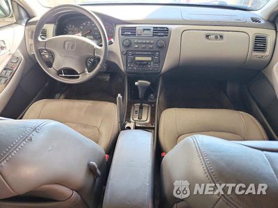 Zdjęcie 8 z 12 samochodu: 2002 HONDA ACCORD EX VIN:1HGCG56642A024365 - miniatura