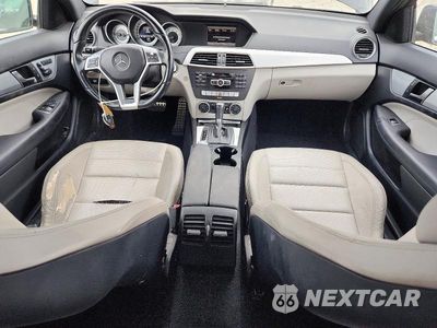 Zdjęcie 8 z 13 samochodu: 2013 MERCEDES-BENZ C 250 VIN:WDDGJ4HB4DG084044 - miniatura