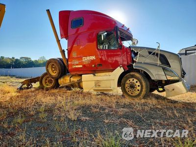 Czwarte zdjęcie samochodu z boku: 2009 VOLVO VN VNL VIN:4V4NC9TG59N496878 - miniatura