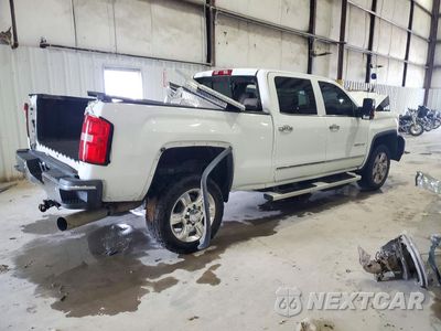 Trzecie zdjęcie samochodu z tyłu: 2018 GMC SIERRA K2500 SLT VIN:1GT12TEY1JF244253 - miniatura