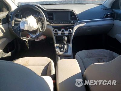 Zdjęcie 8 z 12 samochodu: 2019 HYUNDAI ELANTRA SEL VIN:5NPD84LFXKH420999 - miniatura