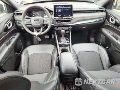 Zdjęcie 8 z 13 samochodu: 2026 JEEP COMPASS TRAILHAWK VIN:3C4NJDDN8TT182621 - miniatura