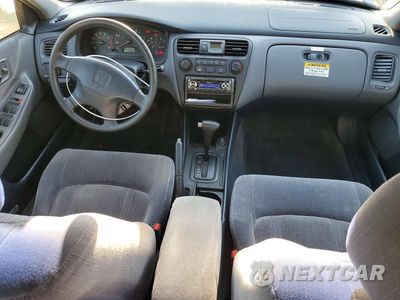 Zdjęcie 8 z 12 samochodu: 1999 HONDA ACCORD LX VIN:1HGCG665XXA122305 - miniatura