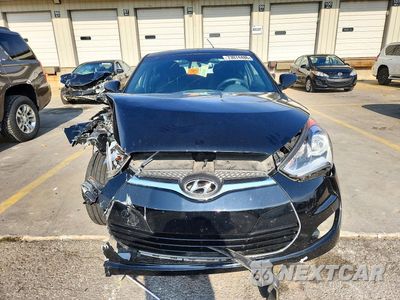 Piąte zdjęcie samochodu w środku: 2017 HYUNDAI VELOSTER VALUE EDITION VIN:KMHTC6AD5HU324568 - miniatura