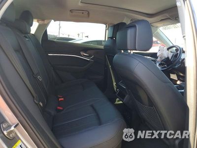 Zdjęcie 11 z 13 samochodu: 2022 AUDI E-TRON PREMIUM VIN:WA1AAAGE7NB014198 - miniatura