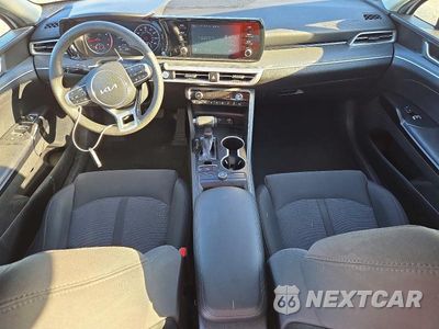 Zdjęcie 8 z 13 samochodu: 2023 KIA K5 LXS VIN:5XXG14J29PG195124 - miniatura