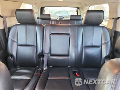 Zdjęcie 10 z 13 samochodu: 2012 CHEVROLET SUBURBAN K1500 LT VIN:1GNSKJE74CR269737 - miniatura