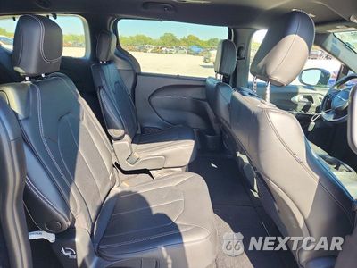 Zdjęcie 11 z 13 samochodu: 2021 CHRYSLER PACIFICA TOURING L VIN:2C4RC1BG4MR579617 - miniatura