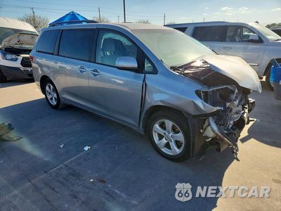 Czwarte zdjęcie samochodu z boku: 2015 TOYOTA SIENNA LE VIN:5TDKK3DCXFS624399 - miniatura