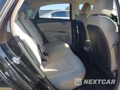 Zdjęcie 10 z 12 samochodu: 2019 KIA FORTE LXS VIN:3KPF24ADXKE037273 - miniatura
