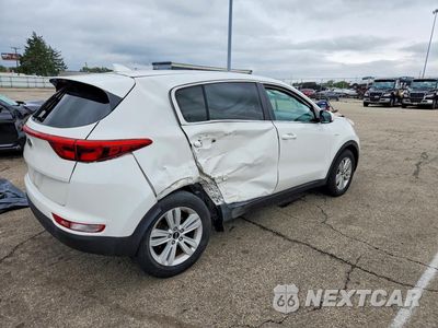 Trzecie zdjęcie samochodu z tyłu: 2017 KIA SPORTAGE LX VIN:KNDPMCAC1H7271777 - miniatura