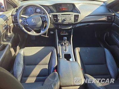 Zdjęcie 8 z 12 samochodu: 2016 HONDA ACCORD SPORT VIN:1HGCR2F58GA205847 - miniatura