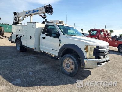 Czwarte zdjęcie samochodu z boku: 2019 FORD F550 SUPER DUTY UTILITY / SERVICE TRUCK VIN:1FDUF5HT5KEC46393 - miniatura