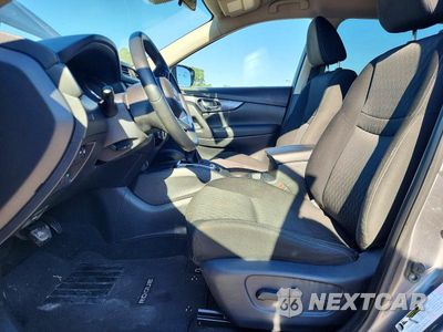 Zdjęcie 7 z 12 samochodu: 2020 NISSAN ROGUE SV VIN:KNMAT2MT6LP514832 - miniatura