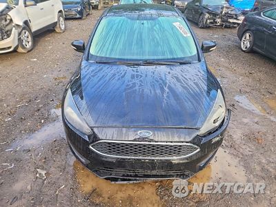 Piąte zdjęcie samochodu w środku: 2015 FORD FOCUS SE VIN:1FADP3K2XFL381043 - miniatura