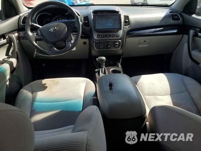 Zdjęcie 8 z 13 samochodu: 2014 KIA SORENTO LX VIN:5XYKT3A64EG459568 - miniatura