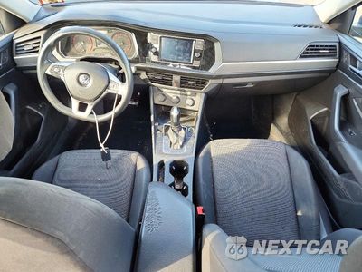 Zdjęcie 8 z 12 samochodu: 2019 VOLKSWAGEN JETTA S VIN:3VWC57BU8KM228624 - miniatura