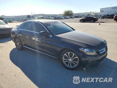 Czwarte zdjęcie samochodu z boku: 2015 MERCEDES-BENZ C 300 VIN:55SWF4JB0FU075306 - miniatura