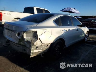 Trzecie zdjęcie samochodu z tyłu: 2018 NISSAN ALTIMA 2.5 S VIN:1N4AL3AP6JC271045 - miniatura