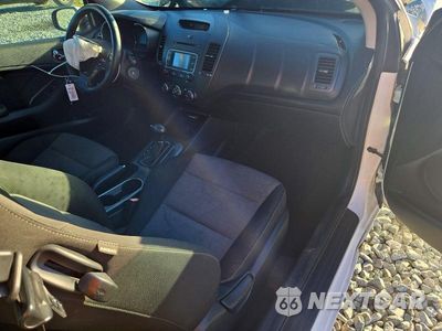 Zdjęcie 8 z 12 samochodu: 2016 KIA FORTE KOUP EX VIN:KNAFX6A85G5622374 - miniatura