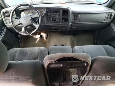 Zdjęcie 8 z 12 samochodu: 2004 CHEVROLET SILVERADO K2500 VIN:1GCGK23U94F105416 - miniatura