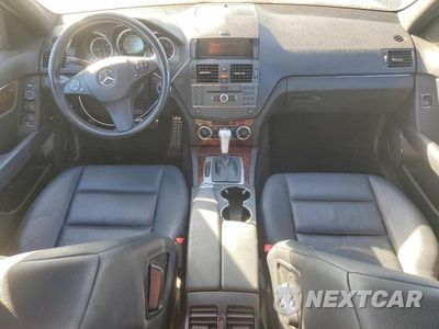Zdjęcie 8 z 12 samochodu: 2010 MERCEDES-BENZ C 300 4MATIC VIN:WDDGF8BB4AR111101 - miniatura