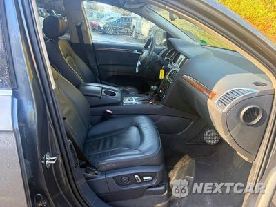 Piąte zdjęcie samochodu w środku: 2013 AUDI Q7 PREMIUM PLUS VIN:WA1LGAFE3DD011391 - miniatura
