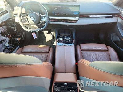 Zdjęcie 8 z 13 samochodu: 2025 BMW 530 XI VIN:WBA53FJ04SCU22074 - miniatura