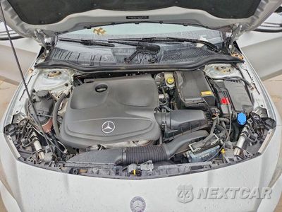 Zdjęcie 11 z 12 samochodu: 2015 MERCEDES-BENZ CLA 250 VIN:WDDSJ4EB2FN252549 - miniatura