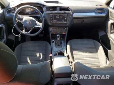 Zdjęcie 8 z 13 samochodu: 2023 VOLKSWAGEN TIGUAN S VIN:3VVRB7AX7PM117766 - miniatura