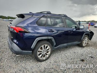 Trzecie zdjęcie samochodu z tyłu: 2020 TOYOTA RAV4 XLE PREMIUM VIN:JTMC1RFV5LD520757 - miniatura
