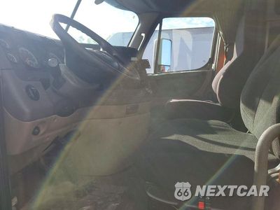 Zdjęcie 7 z 14 samochodu: 2016 FREIGHTLINER CASCADIA 125 SEMI TRUCK VIN:3AKJGLDVXGSGU6078 - miniatura