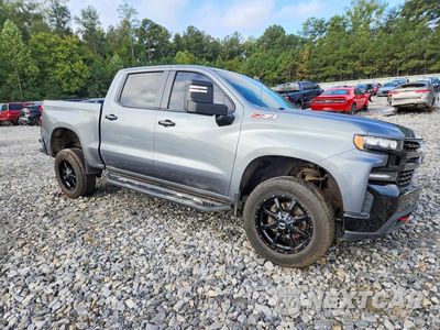 Czwarte zdjęcie samochodu z boku: 2020 CHEVROLET SILVERADO K1500 LT TRAIL BOSS VIN:3GCPYFED1LG141956 - miniatura
