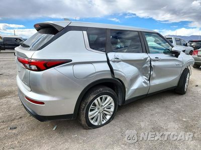 Trzecie zdjęcie samochodu z tyłu: 2024 MITS OUTLANDER ES PHEV AWD VIN:JA4T5UA94RZ032052 - miniatura