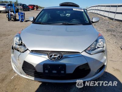 Piąte zdjęcie samochodu w środku: 2015 HYUNDAI VELOSTER BASE VIN:KMHTC6AD5FU232115 - miniatura