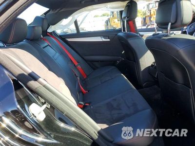 Zdjęcie 10 z 12 samochodu: 2013 MERCEDES-BENZ C 250 VIN:WDDGF4HB5DA836600 - miniatura