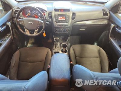 Zdjęcie 8 z 12 samochodu: 2014 KIA SORENTO LX VIN:5XYKTCA68EG524700 - miniatura