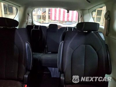 Zdjęcie 10 z 14 samochodu: 2023 CHRYSLER VOYAGER LX VIN:2C4RC1CGXPR512006 - miniatura