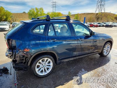 Trzecie zdjęcie samochodu z tyłu: 2015 BMW X1 XDRIVE28I VIN:WBAVL1C53FVY39434 - miniatura