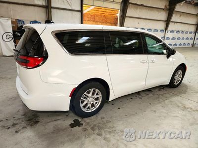Trzecie zdjęcie samochodu z tyłu: 2026 CHRYSLER PACIFICA SELECT VIN:2C4RC1BGXTR239936 - miniatura