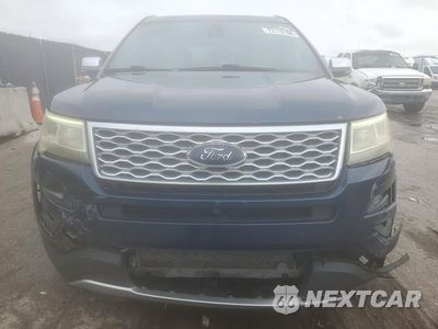 Piąte zdjęcie samochodu w środku: 2017 FORD EXPLORER PLATINUM VIN:1FM5K8HT7HGD23442 - miniatura