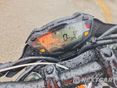 Zdjęcie 7 z 9 samochodu: 2018 SUZUKI GSX-S750 M VIN:JS1C533D1J2100381 - miniatura