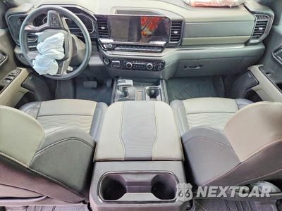 Zdjęcie 8 z 12 samochodu: 2025 CHEVROLET SILVERADO K1500 ZR2 VIN:3GCUKHEL5SG198585 - miniatura